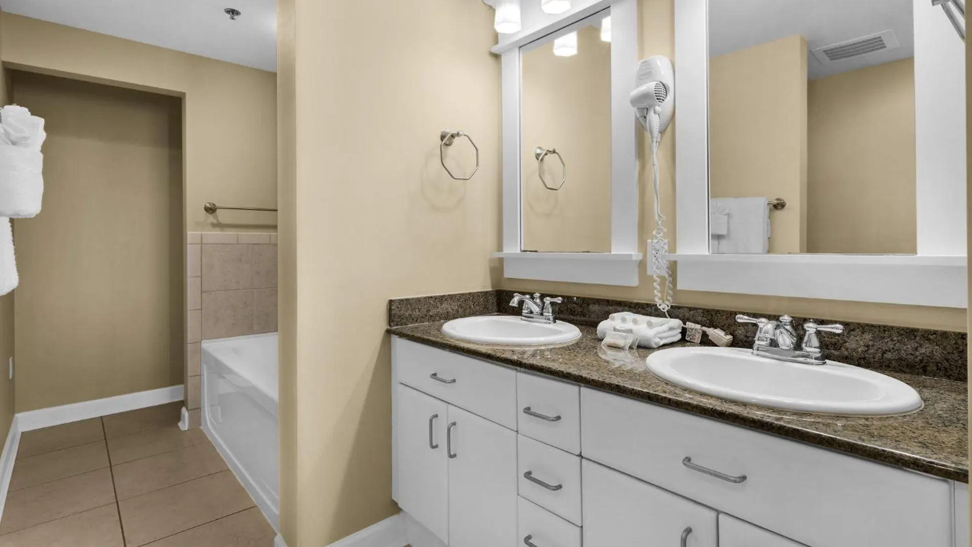 Ocean Front Grand Panama 2 Bd 2 Ba Unit 1006, Spectacular Amenities Villa Panama City Beach Holiday home