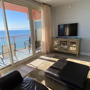 3* Апарт-отель Shores Of Panama Penthouse